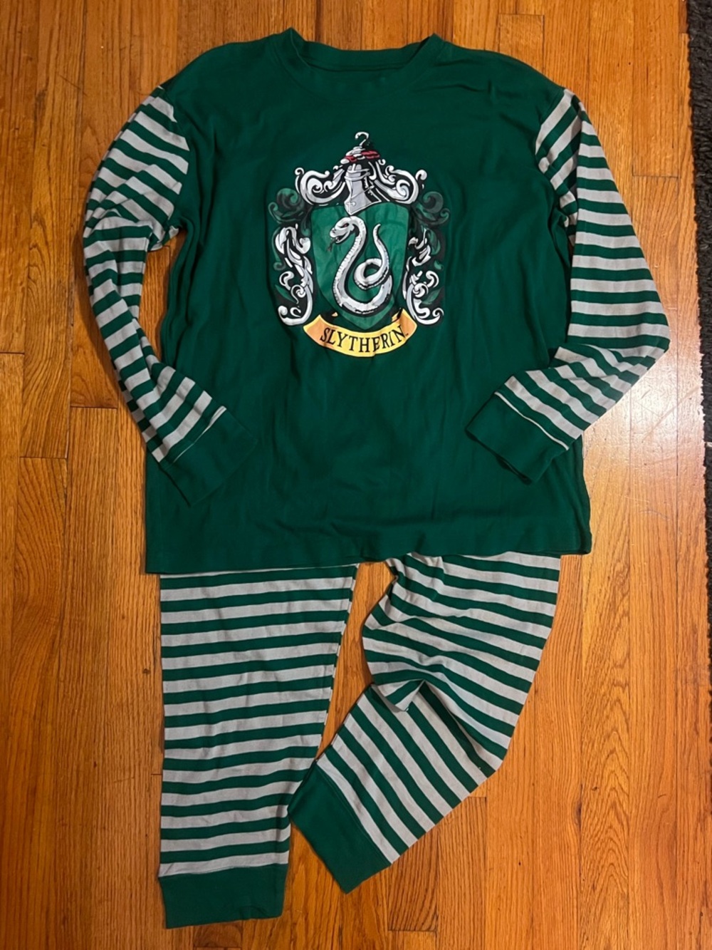 Green Slytherin Crest Women's Pajama Set